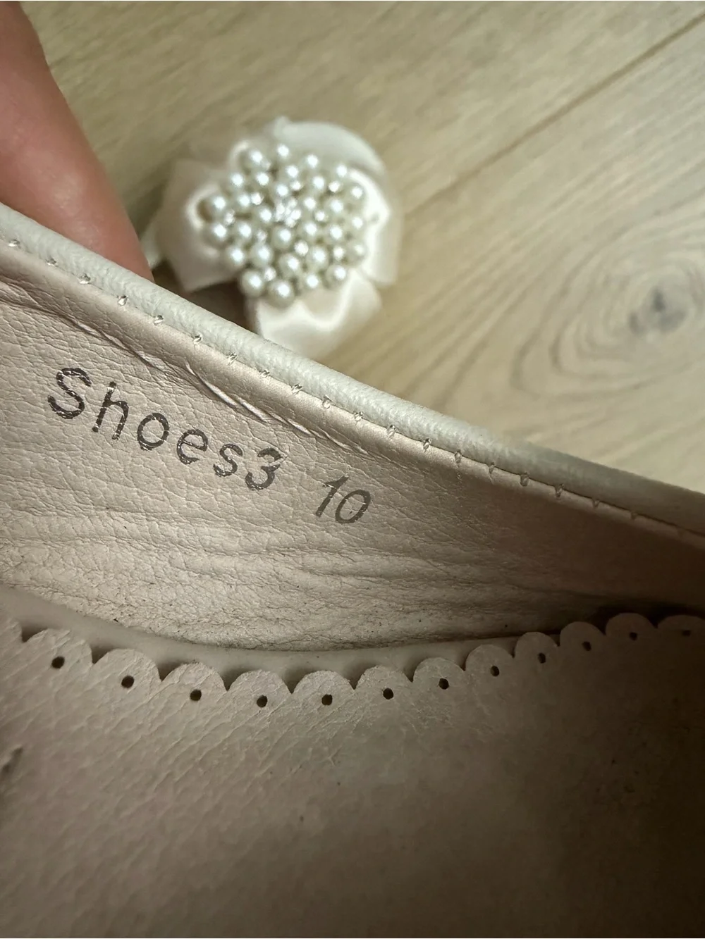 Trish scully size 10c girls Pearl Bow Embellished Ivory Flats - toddler
